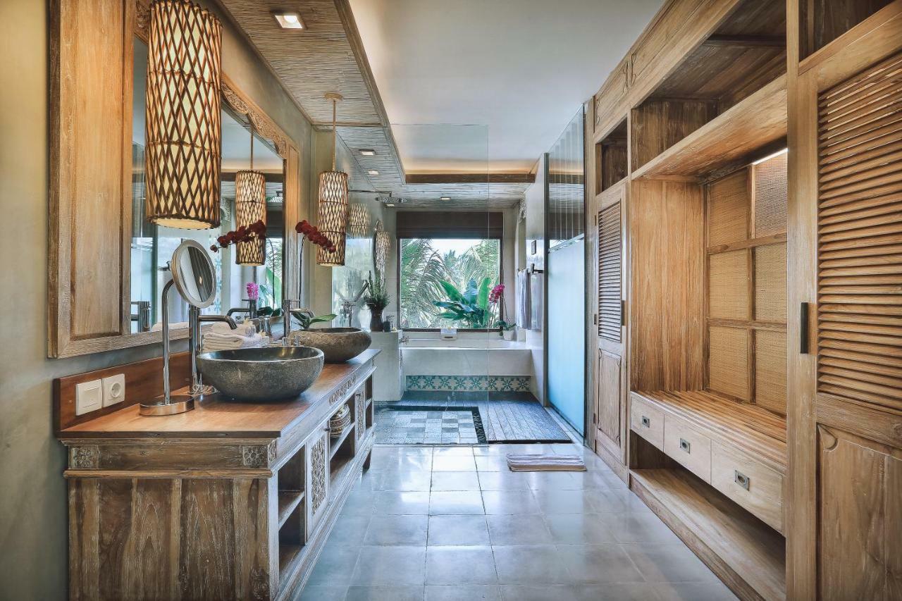 Kuwarasan A Pramana Experience Hotel Ubud Exterior foto Bathroom at the Taj Bengal